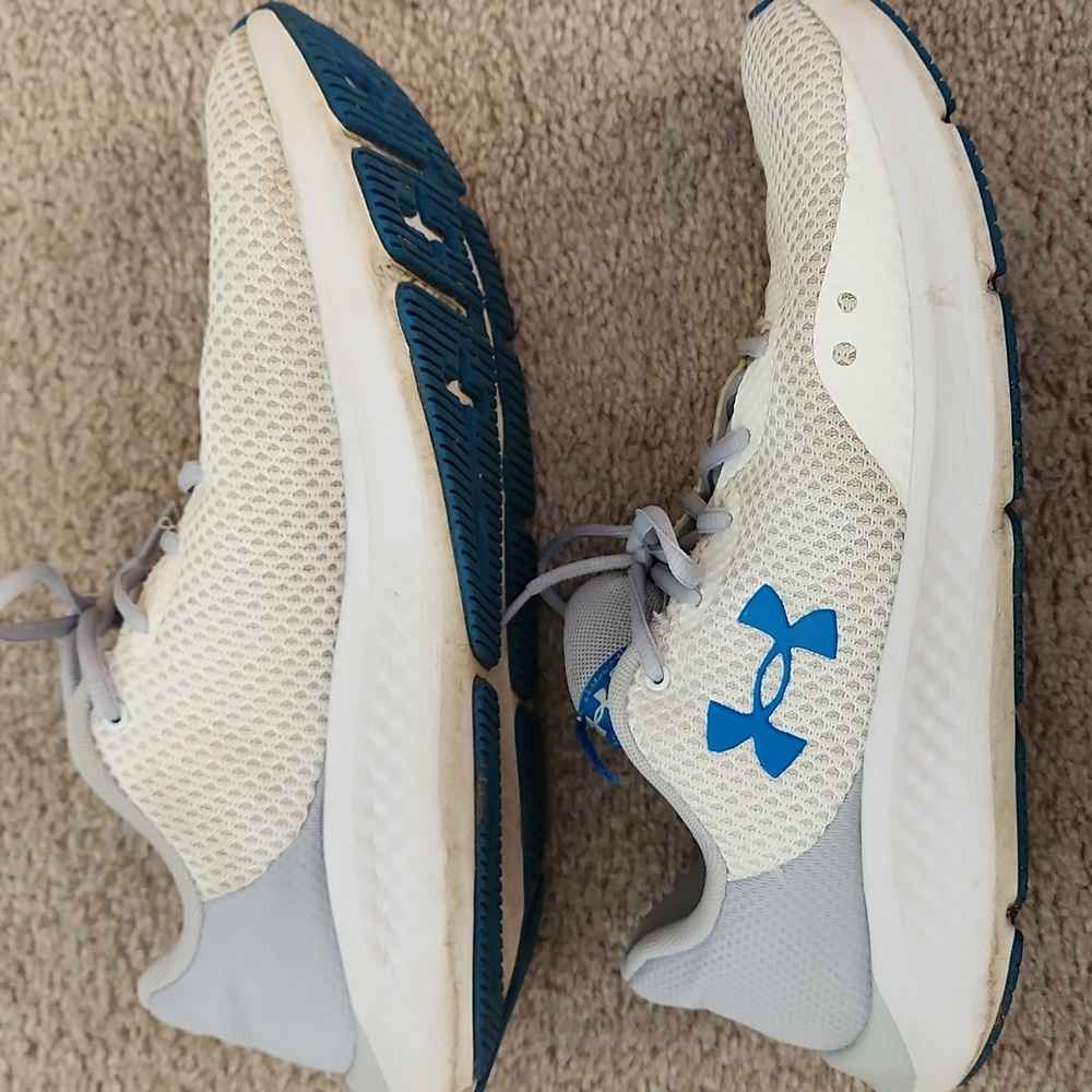 Under Armour Charged Pursuit Sneakers - Picture 2 of 12